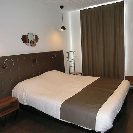 Hotel Sur Le Quai Port Vendres Rum bild