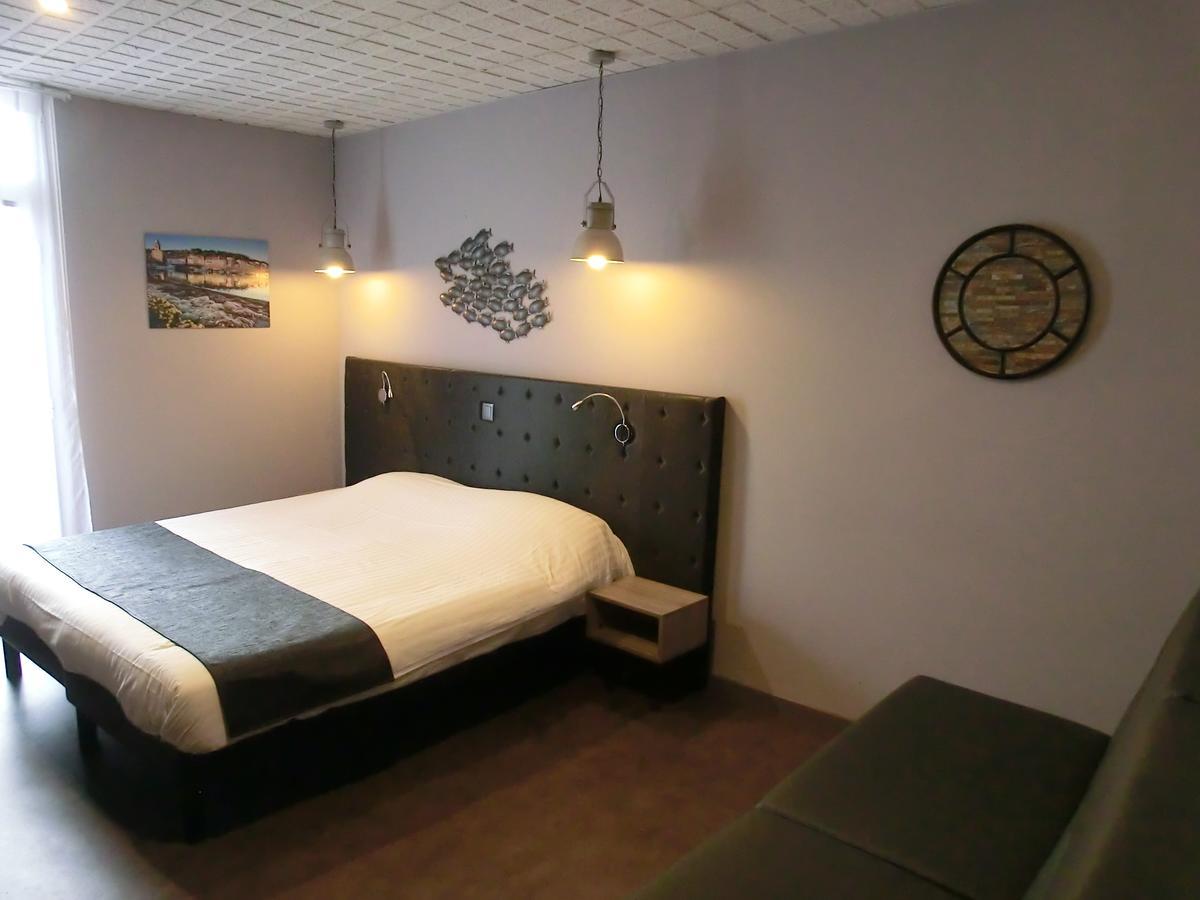 Hotel Sur Le Quai Port Vendres Exteriör bild