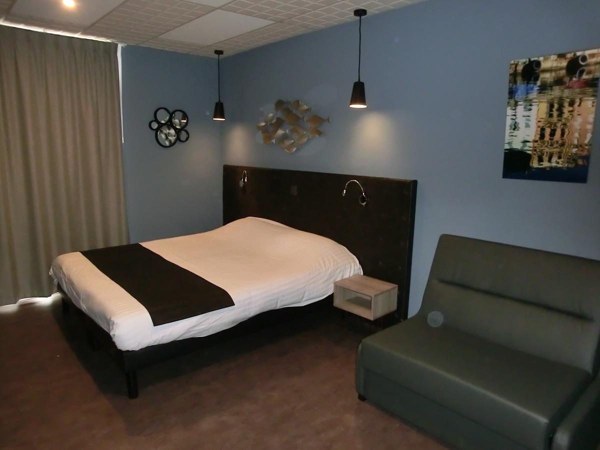 Hotel Sur Le Quai Port Vendres Exteriör bild